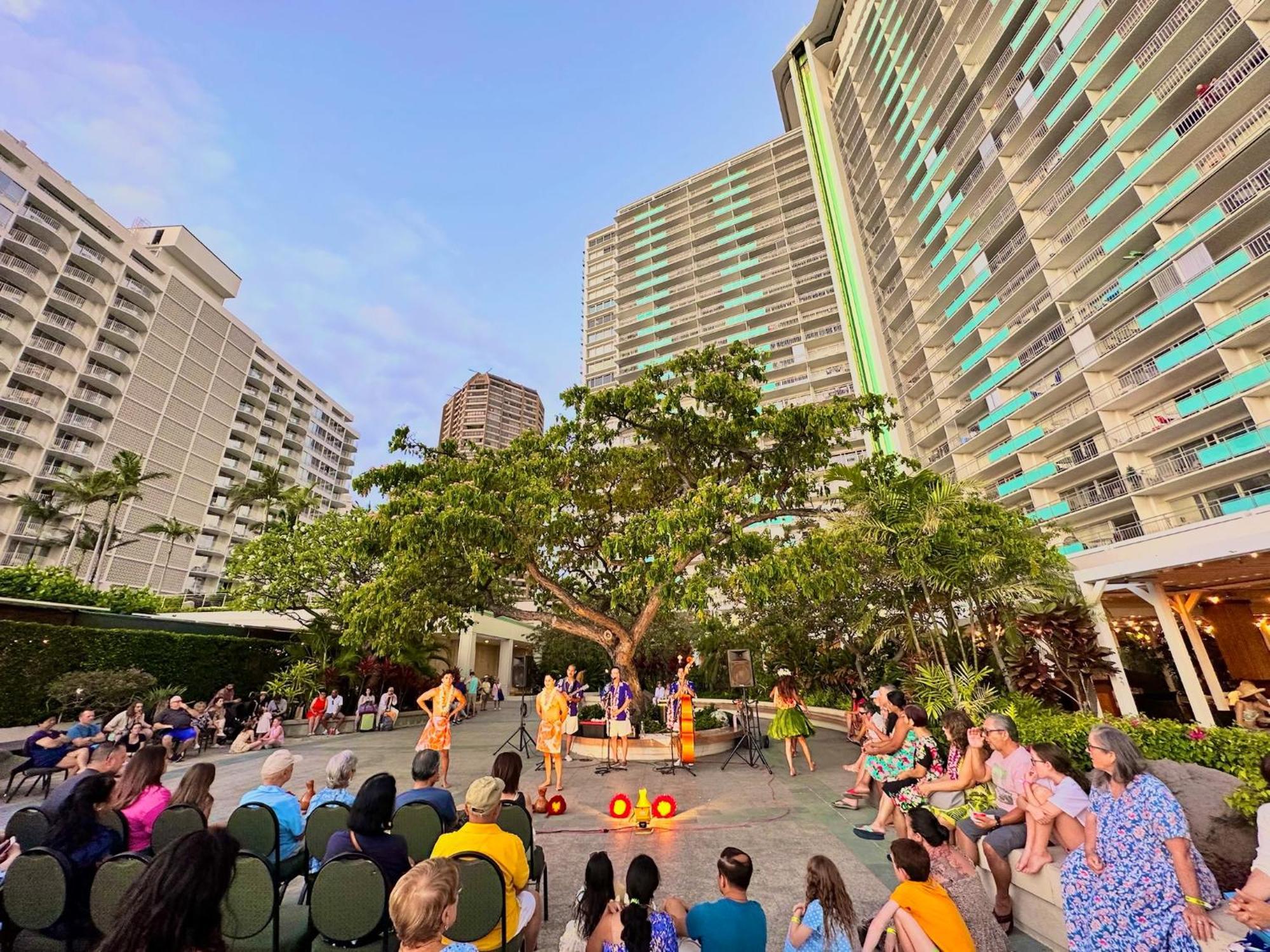 Waikiki Beach Experience! Luxury Oceanview Suite! Гонолулу Экстерьер фото