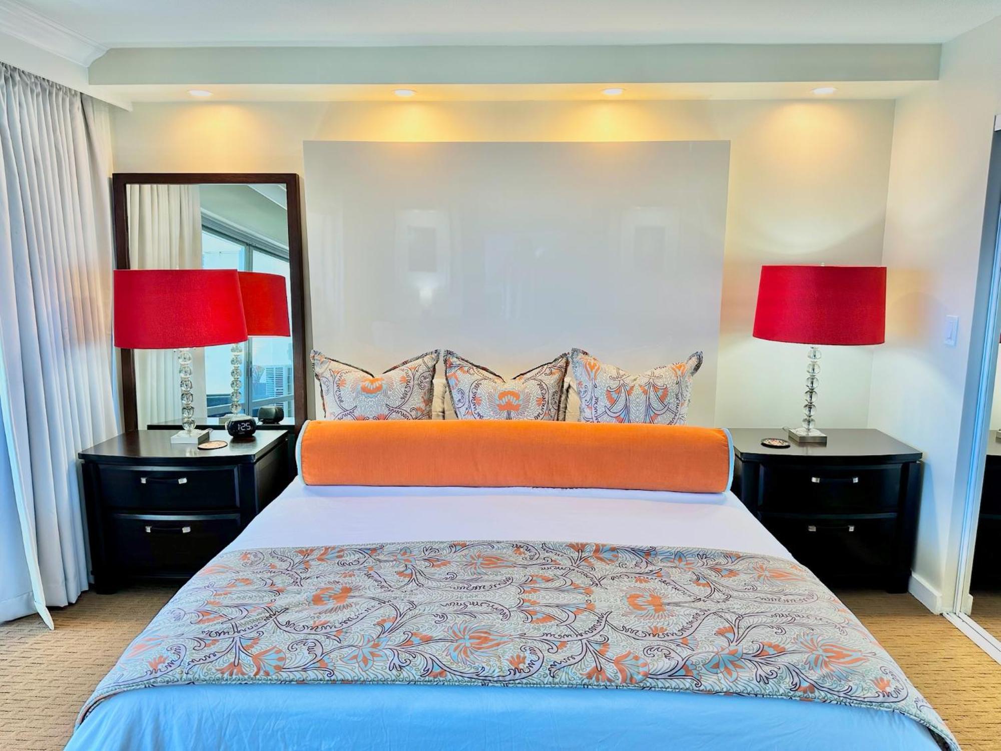 Waikiki Beach Experience! Luxury Oceanview Suite! Гонолулу Экстерьер фото